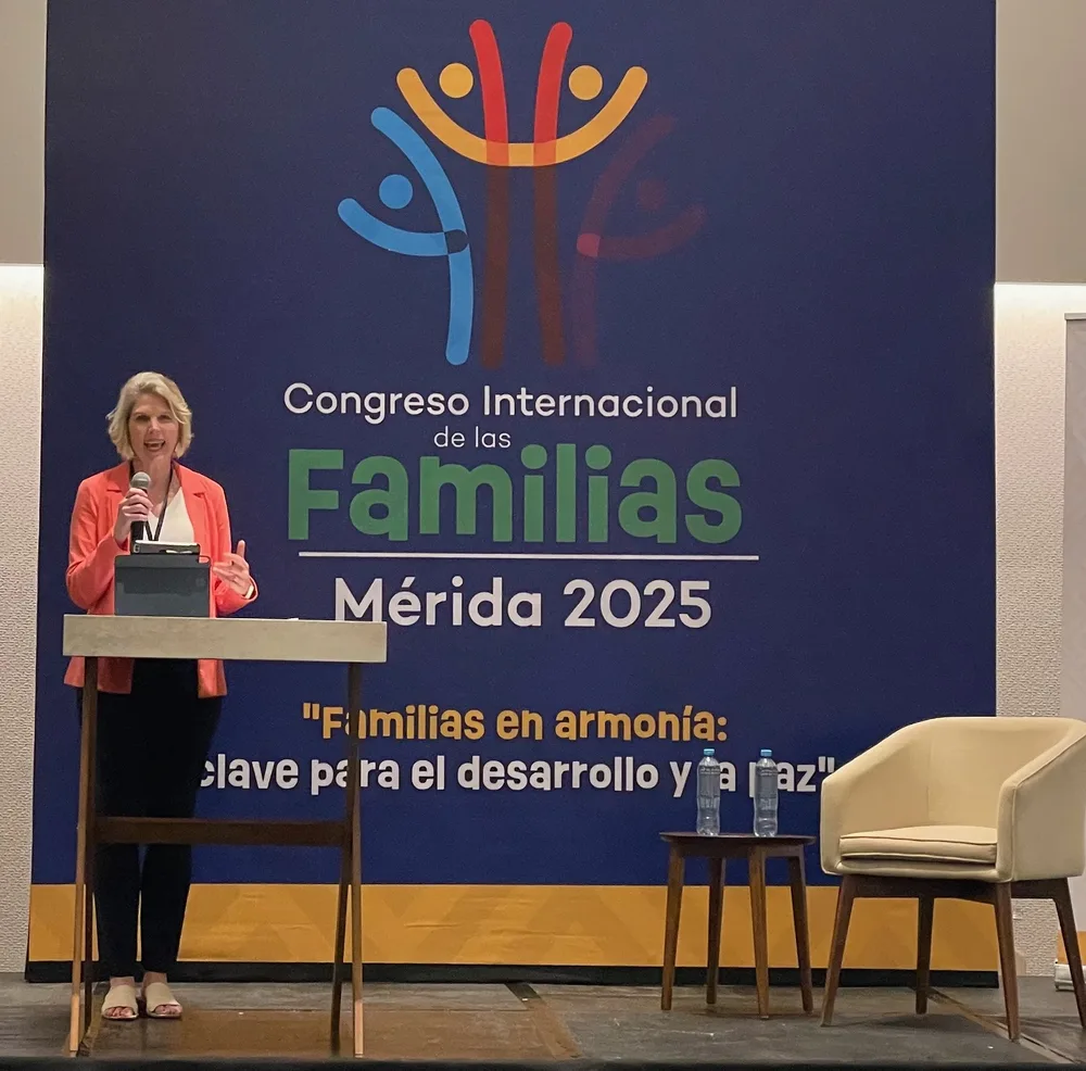 Gayla Grace speaking in Mexico